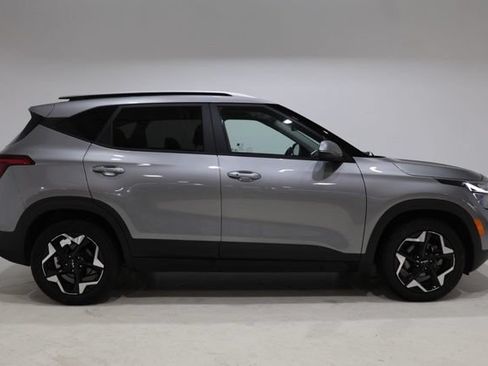 Used 2025 Kia Seltos S FWD image 9