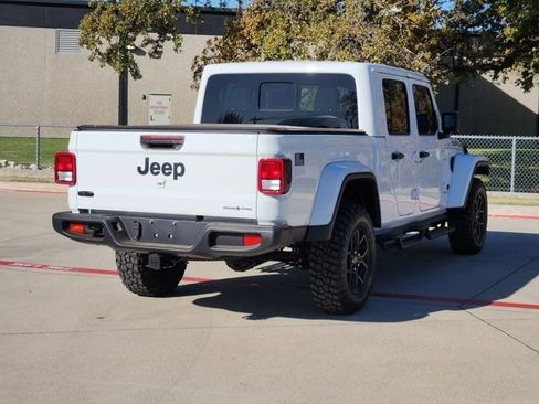 Used 2025 Jeep Gladiator Sport image 14