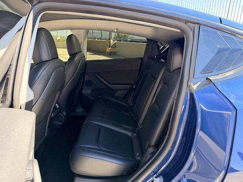 Used 2022 Tesla Model Y Long Range AWD/4WD image 28
