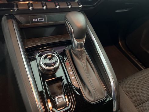 Used 2024 GMC Canyon Elevation w/ Convenience Package image 15