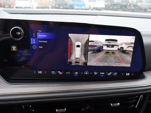 New 2026 Chevrolet Suburban Premier image 9