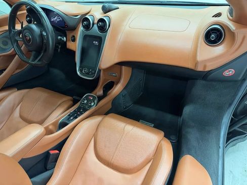 Used 2017 McLaren 570S RWD image 8
