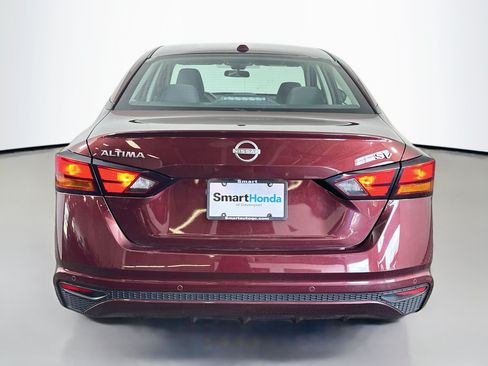Used 2024 Nissan Altima 2.5 SV FWD image 6