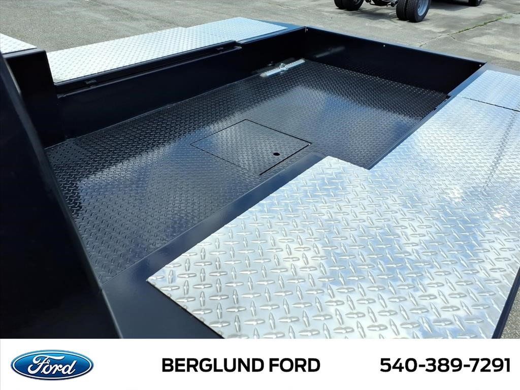 New 2025 Ford F350 XL AWD/4WD image 9