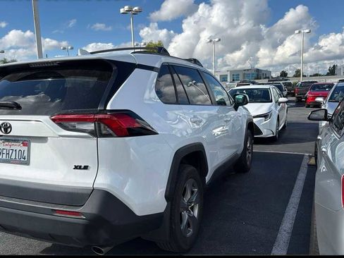 Used 2023 Toyota RAV4 XLE image 2