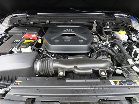 Used 2021 Jeep Wrangler Unlimited Sahara image 25