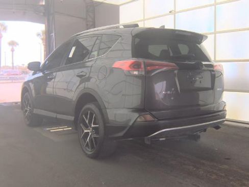 Used 2016 Toyota RAV4 SE FWD image 5