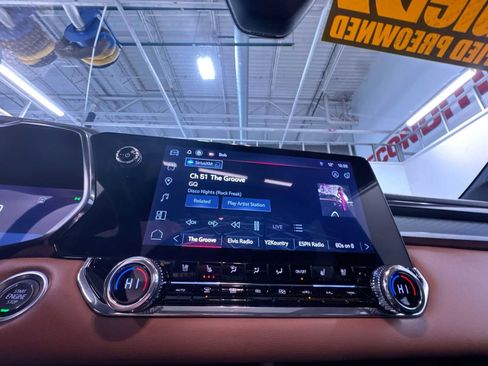 Used 2024 GMC Canyon AT4 w/ AT4 Premium Package image 22