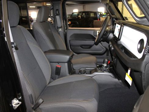 New 2026 Jeep Gladiator Sport image 25