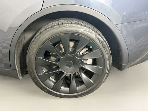 Used 2022 Tesla Model Y Long Range AWD/4WD image 11