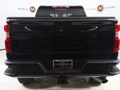 Used 2024 Chevrolet Silverado 2500 LT w/ Midnight Edition image 46
