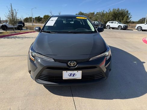 Used 2024 Toyota Corolla LE image 2