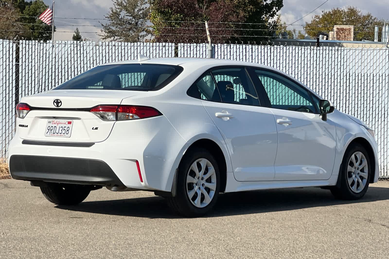Certified 2025 Toyota Corolla LE FWD image 3