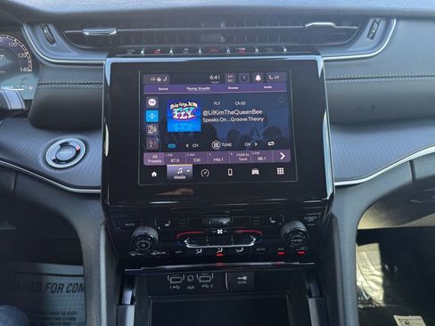 New 2025 Jeep Grand Cherokee Laredo X w/ Luxury Tech Group I image 20