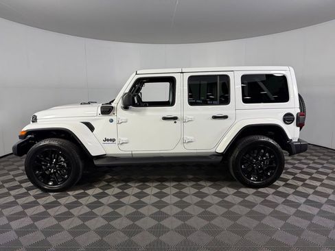 Used 2025 Jeep Wrangler Unlimited Sahara AWD/4WD image 11