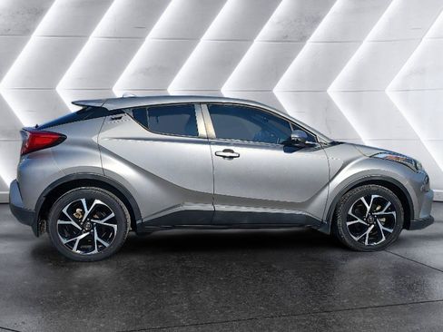 Used 2018 Toyota C-HR XLE FWD image 8