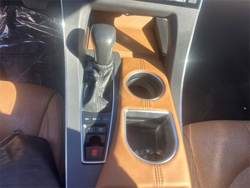 Used 2022 Toyota Avalon Limited image 22