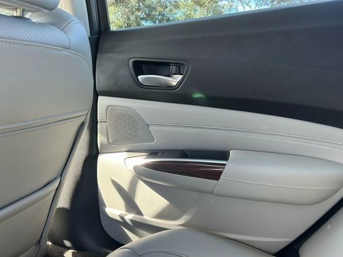 Used 2017 Acura TLX V6 w/ Technology Package FWD image 9