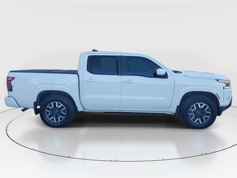 Used 2024 Nissan Frontier SL w/ Technology Package image 2