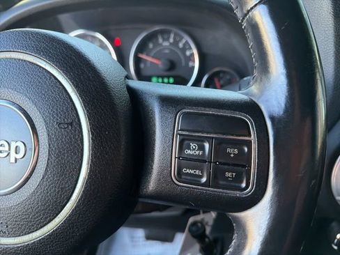 Used 2013 Jeep Wrangler Unlimited Rubicon w/ Connectivity Group image 30