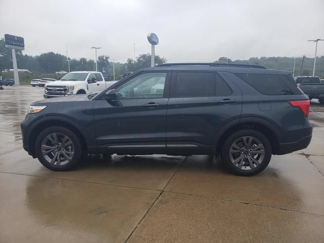 Used 2023 Ford Explorer XLT w/ Equipment Group 202A AWD/4WD image 9