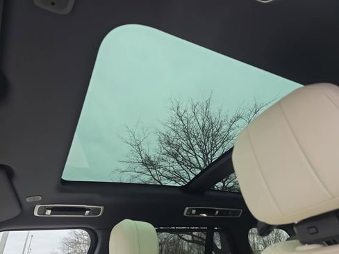 New 2026 Land Rover Range Rover SE image 29