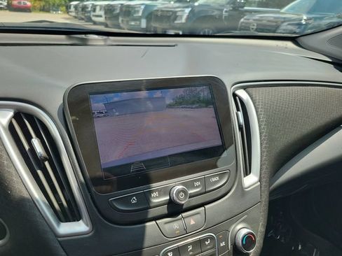 Used 2025 Chevrolet Malibu LT FWD image 28