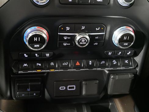 Used 2019 GMC Sierra 1500 Denali w/ Denali Ultimate Package image 23