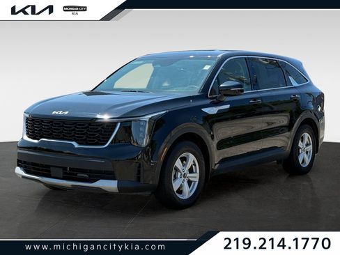 Used 2024 Kia Sorento LX FWD image 1