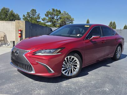Used 2021 Lexus ES 350 Ultra Luxury w/ Accessory Package 2