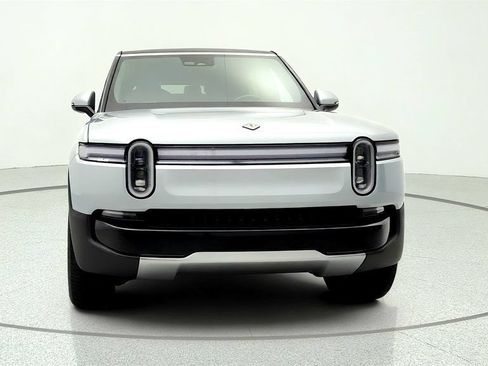 Used 2025 Rivian R1S Adventure AWD/4WD image 2