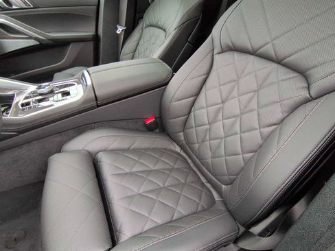 New 2026 BMW X6 M60i image 17