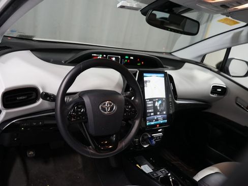 Used 2022 Toyota Prius Prime Limited FWD image 7