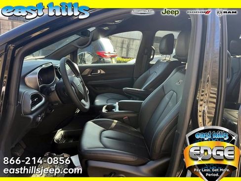 New 2026 Chrysler Pacifica Select image 6