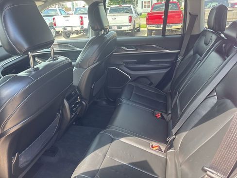 Used 2022 Jeep Grand Cherokee Limited image 10