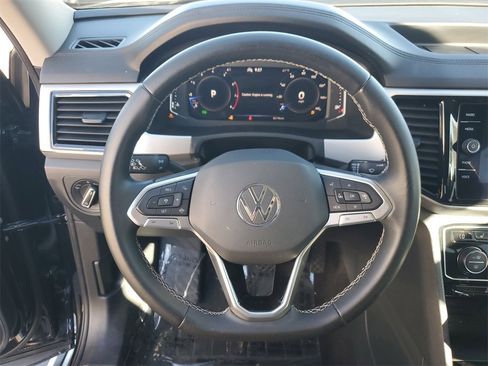 Used 2022 Volkswagen Atlas SE image 25