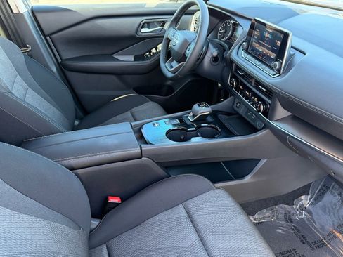 Used 2026 Nissan Rogue SV image 13