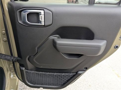 New 2026 Jeep Gladiator Sport image 32