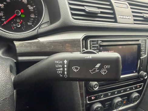 Used 2018 Volkswagen Passat 2.0T SE image 15