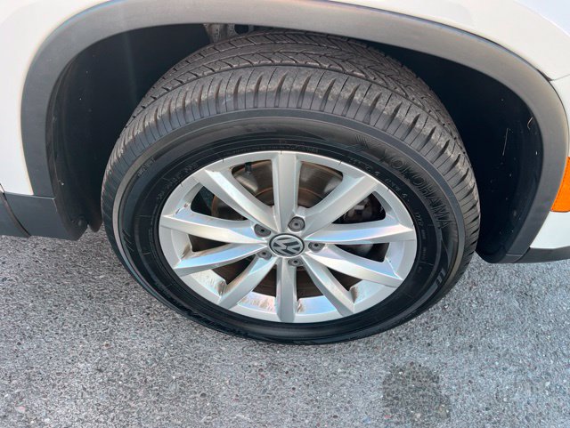 Used 2017 Volkswagen Tiguan Wolfsburg Edition FWD image 19