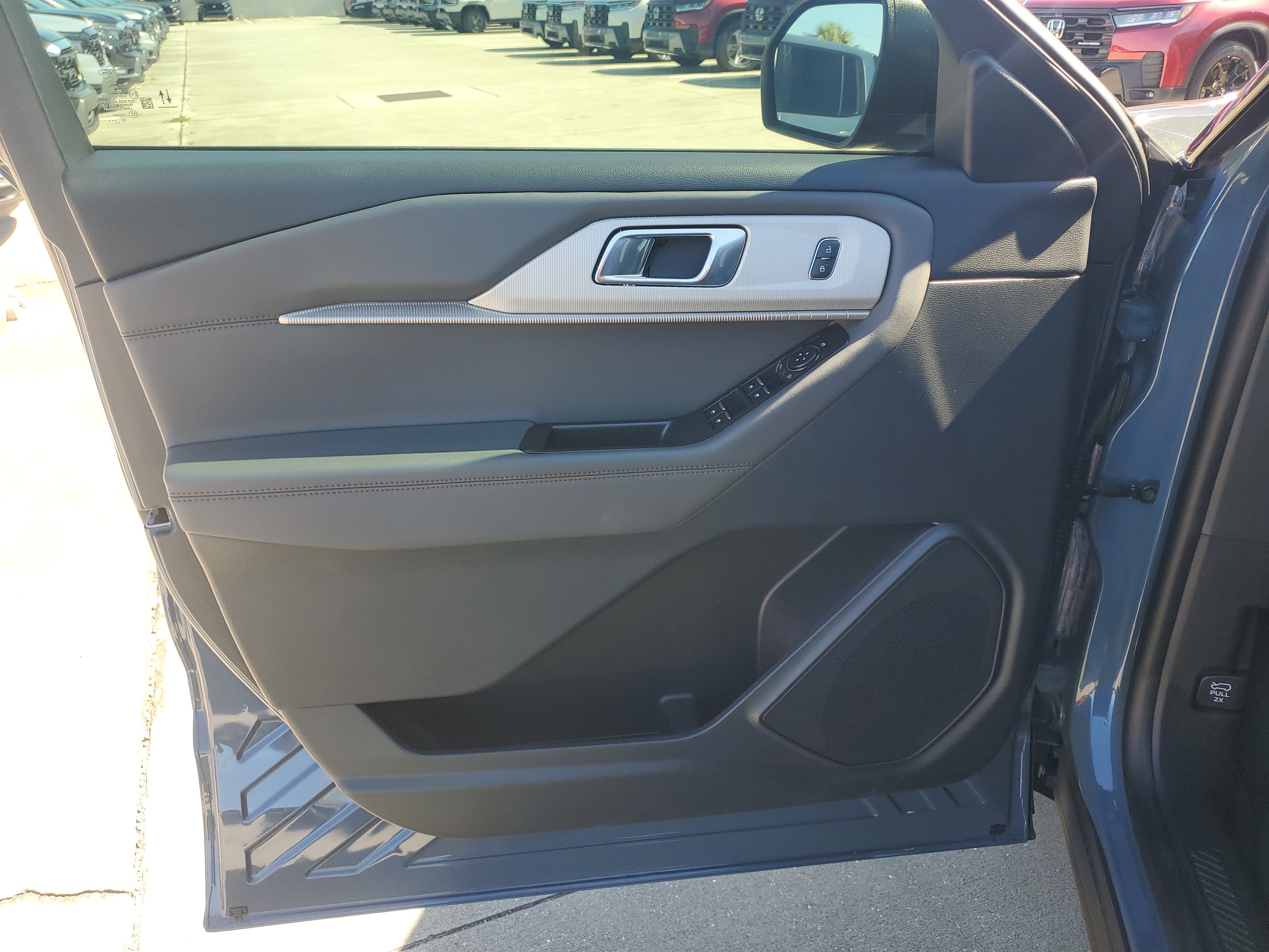 Used 2026 Ford Explorer Active w/ Active Comfort Package RWD image 22