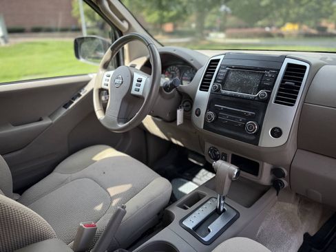 Used 2016 Nissan Frontier SV AWD/4WD image 11