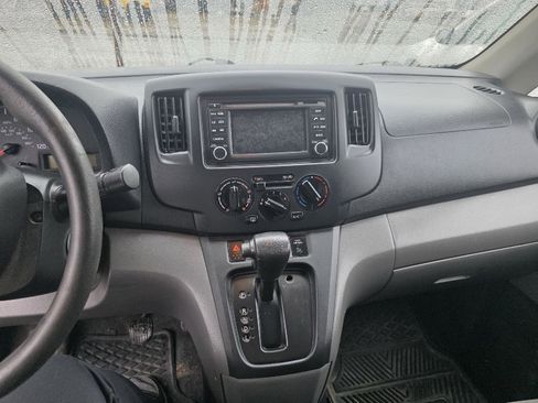 Used 2014 Nissan NV200 SV w/ Technology Package FWD image 21