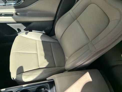 Certified 2023 Lincoln Corsair Reserve image 8