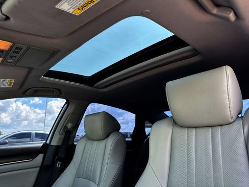 Used 2018 Honda Accord Touring image 22