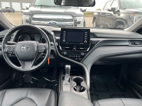 Used 2022 Toyota Camry SE image 10