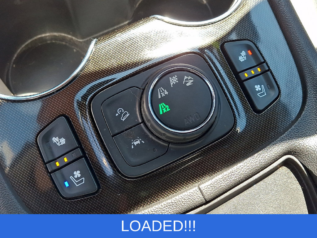 Used 2022 GMC Acadia AT4 w/ Technology Package AWD/4WD image 28