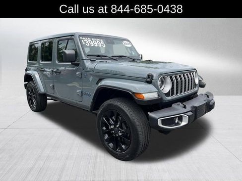 Certified 2025 Jeep Wrangler Unlimited Sahara w/ Safety Group AWD/4WD image 3