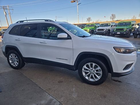 Used 2021 Jeep Cherokee Latitude image 12