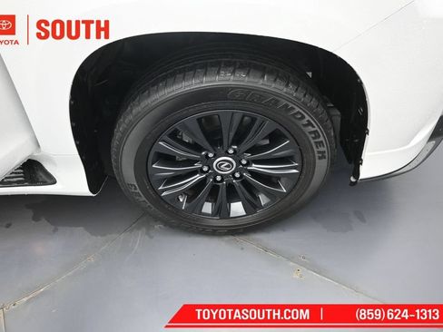 Used 2023 Lexus GX 460 Premium AWD/4WD image 40